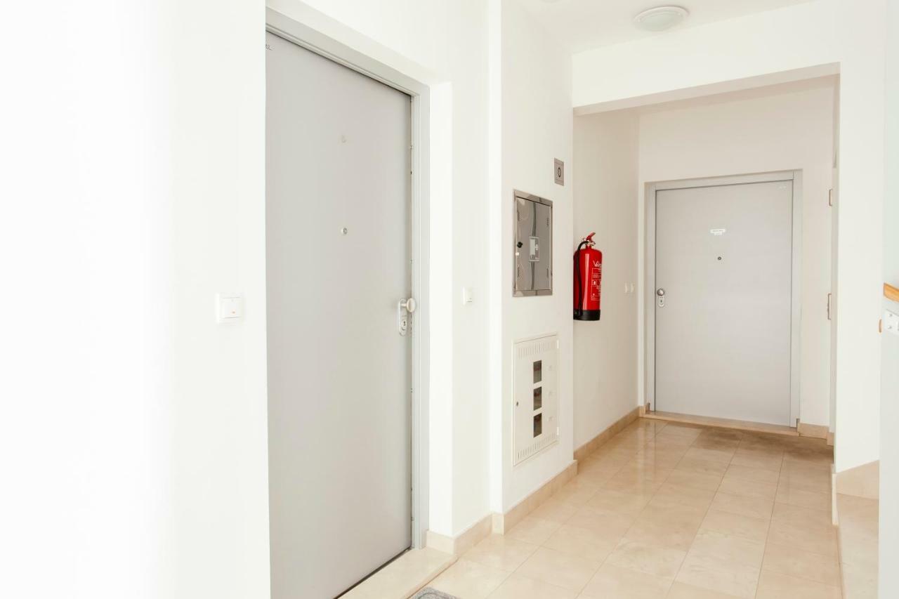 New Luxury Apartment Nives On Seaside Split Exterior photo